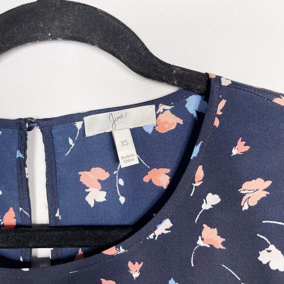 Joie XSmall XS Navy Blue Floral Gathered Sleeve Blouse Top Keyhole Back Scoop - Picture 8 of 9